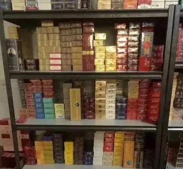 乒乓球-整条烟没拆封能放多久？90%的人都存错，好烟变废烟